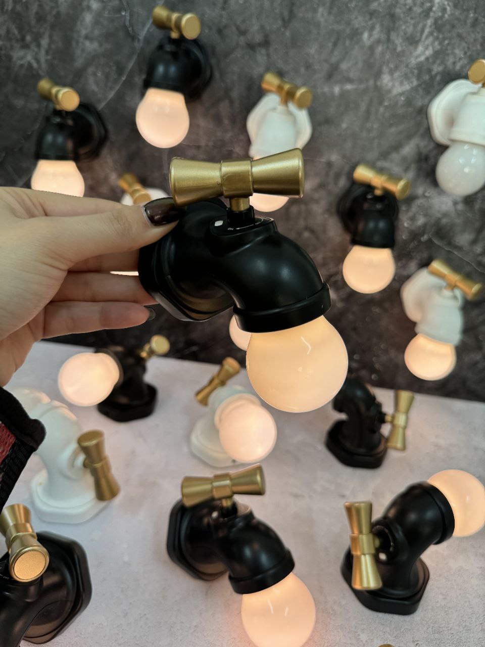 چراغ خواب دیواری هوشمند طرح شیر آب