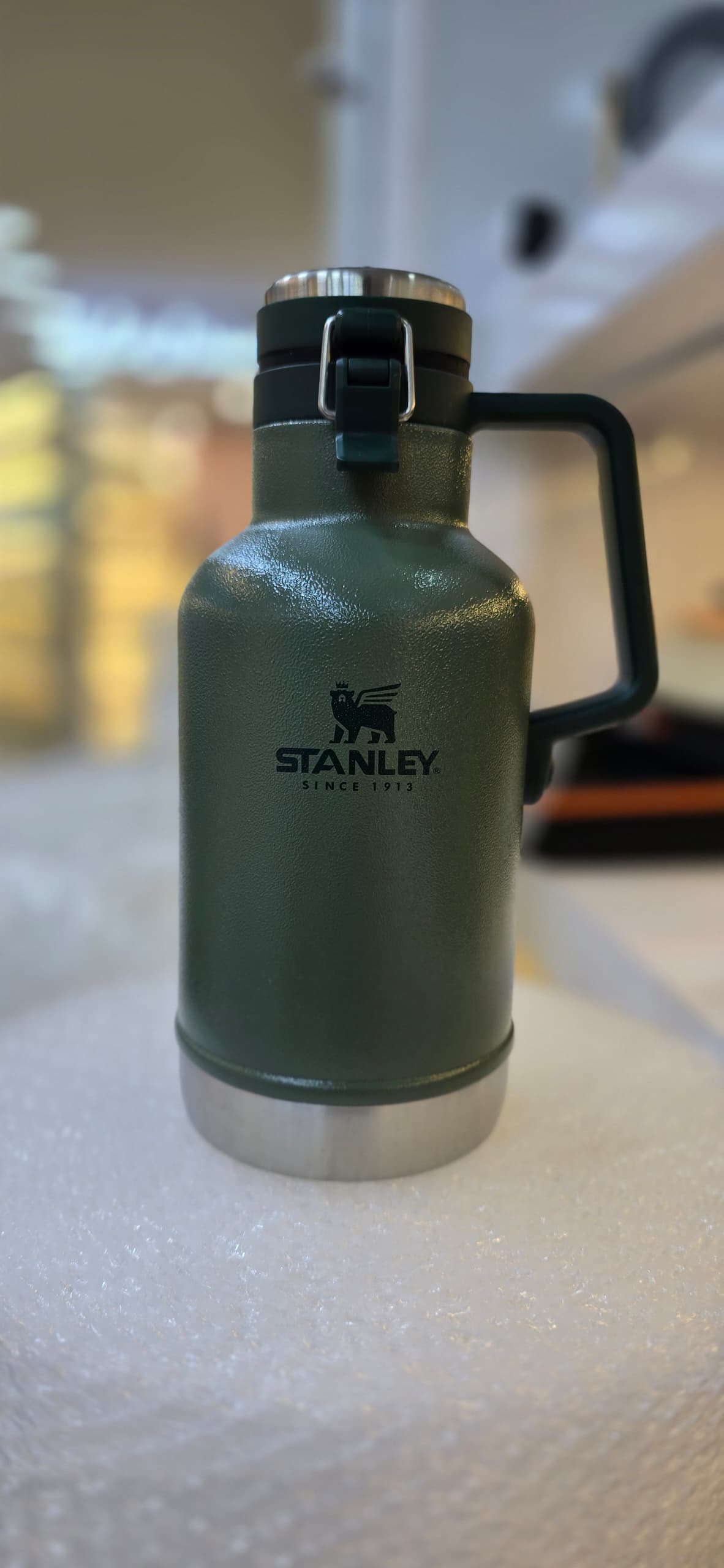 فلاسک استنلی مدل Growler ظرفیت ۱.۹ لیتر اورجینال  