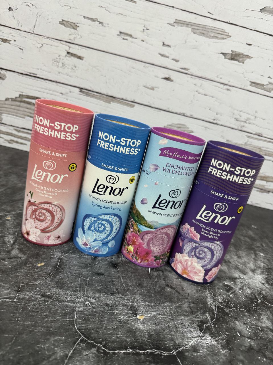 خوشبو کننده لباس لنور Lenor
